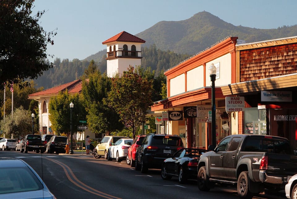 Downtown San Anselmo is a few steps away with restaurants, shops and live music.