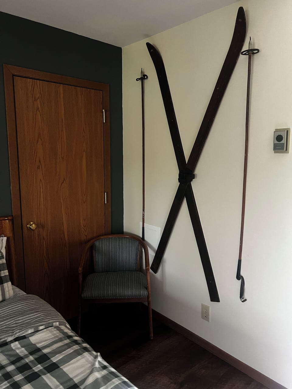 Combining rooms are optional for use with large groups