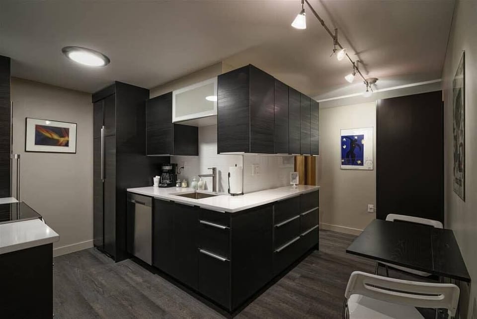 #StayInMyDistrict #Book Direct