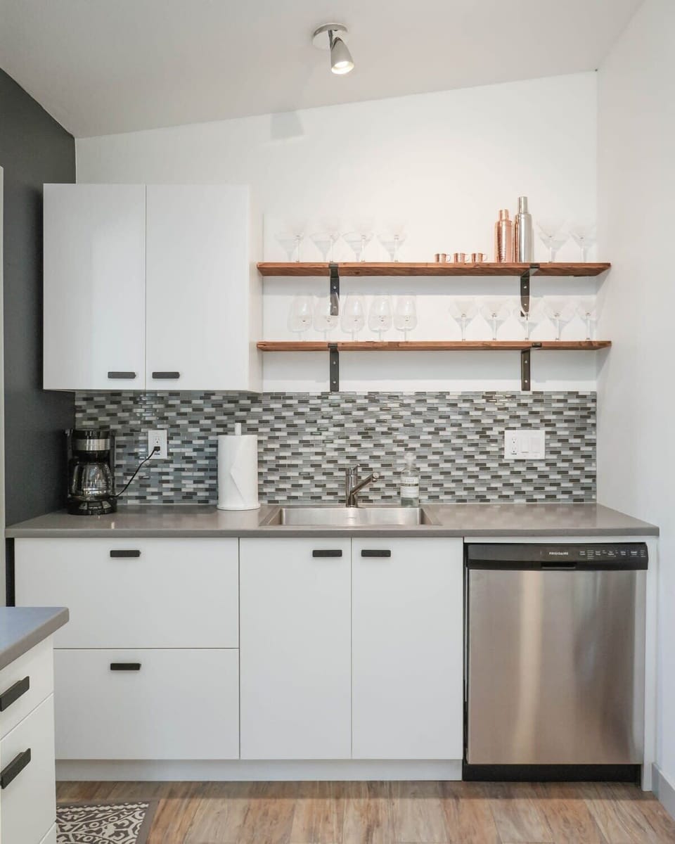 #StayinMyDistrict Beaverton! Modern Comfort & Style make this the perfect HOME away from Home! #bookdirect #stayinmydistrict
