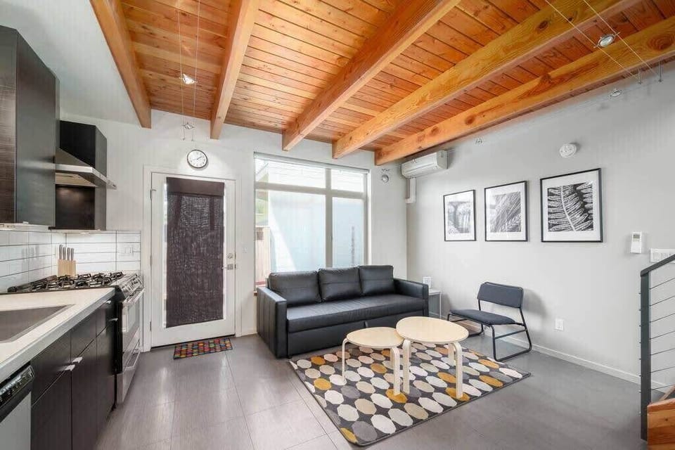#StayInMyDistrict #BookDirect #PDX #SEPortland