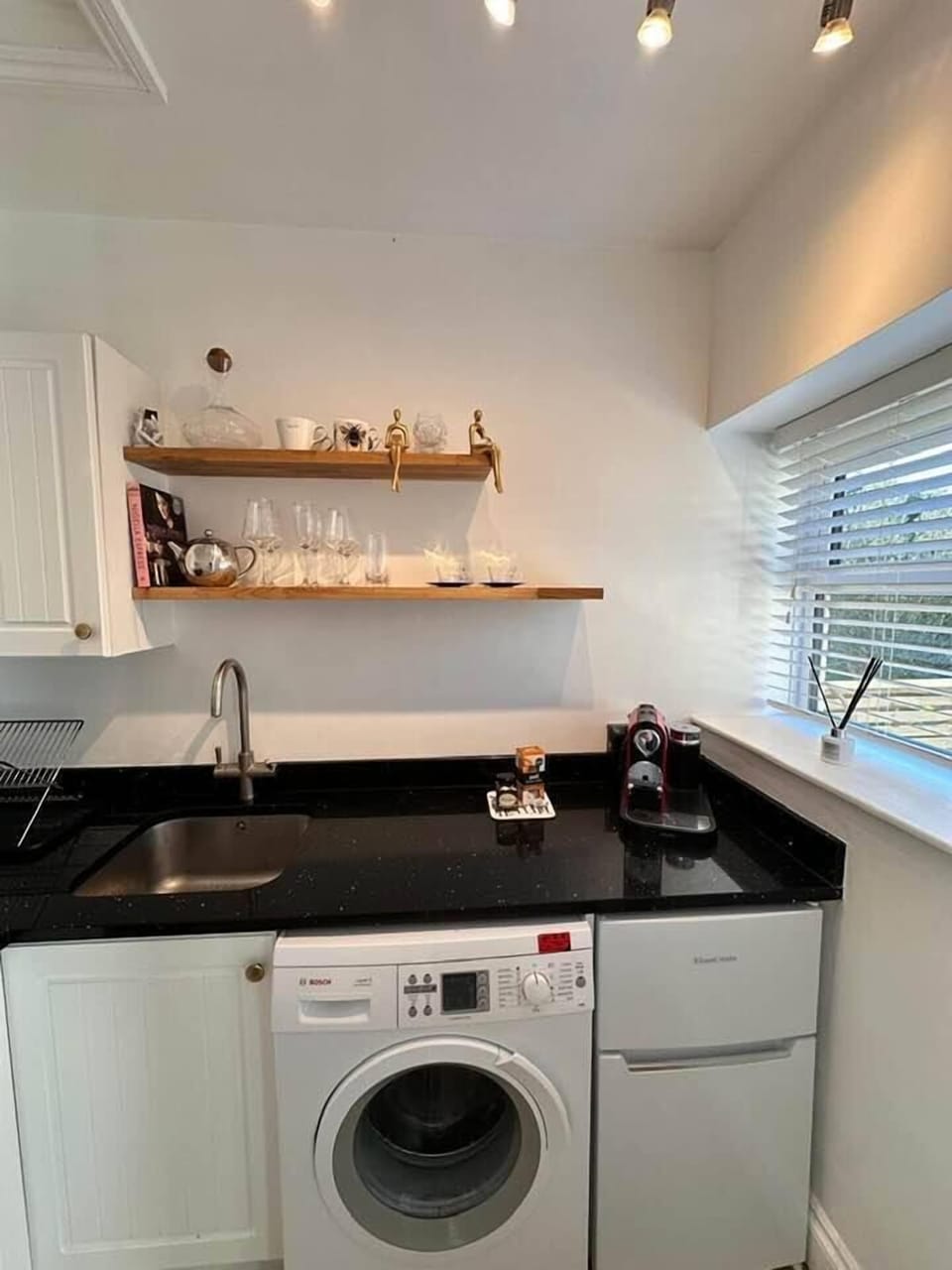 378074a7-e637-4868-b2d1-8794ea8f81ed