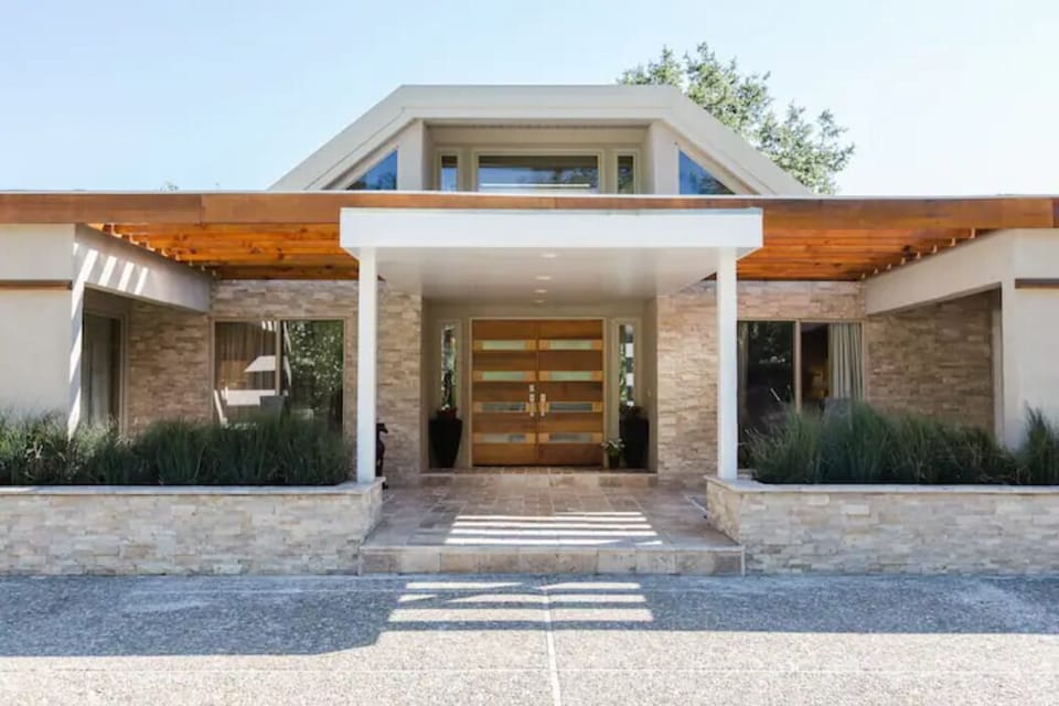 Close up of the Entry