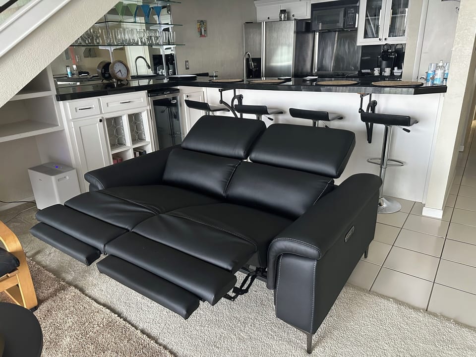 New electric recliner loveseat 