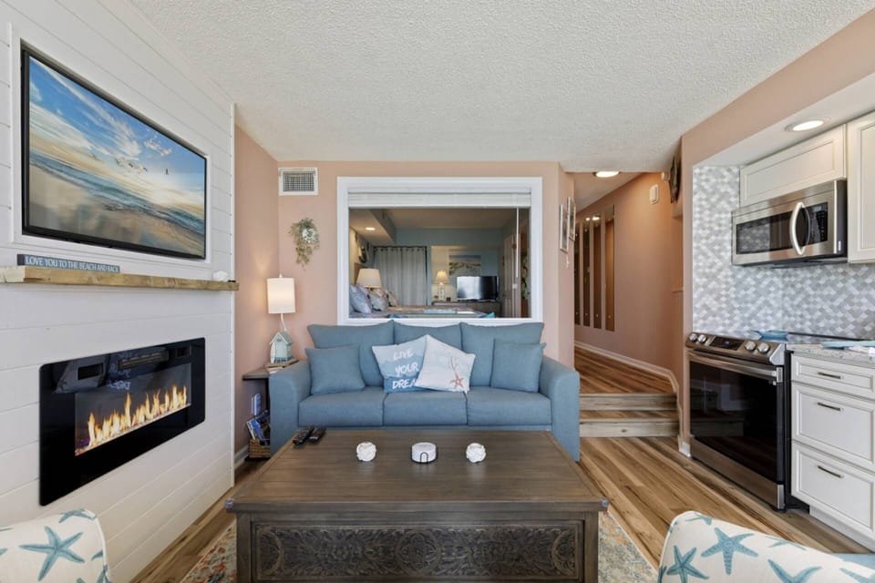 Cozy and functional living and kitchen area