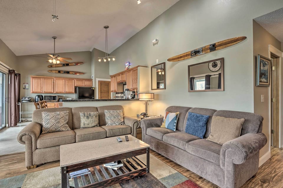 Living Room | Central A/C & Heating