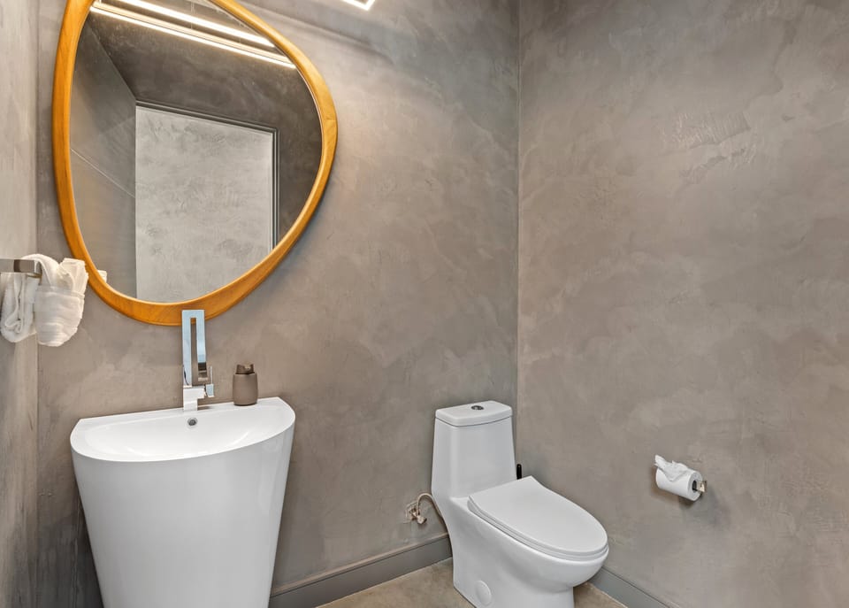Stylish toilet