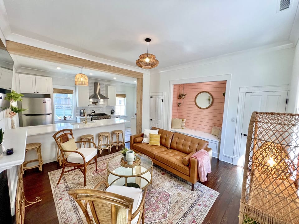 Bohemian decor. High end kitchen. Open living space. Custom built seating.