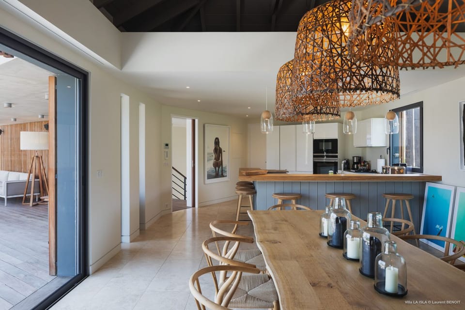 Kitchen & Dining Area
