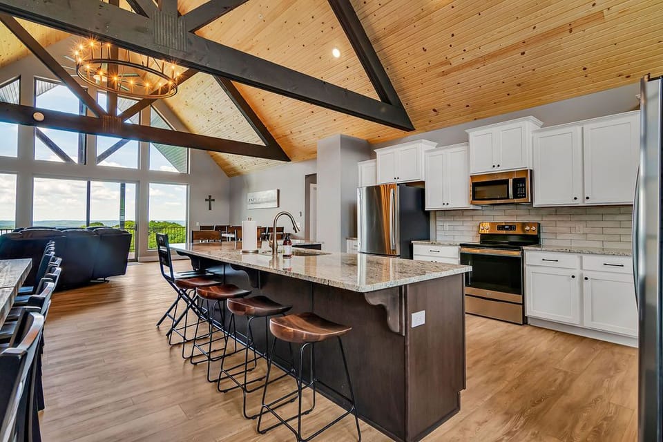 Open Kitchen - Main Floor