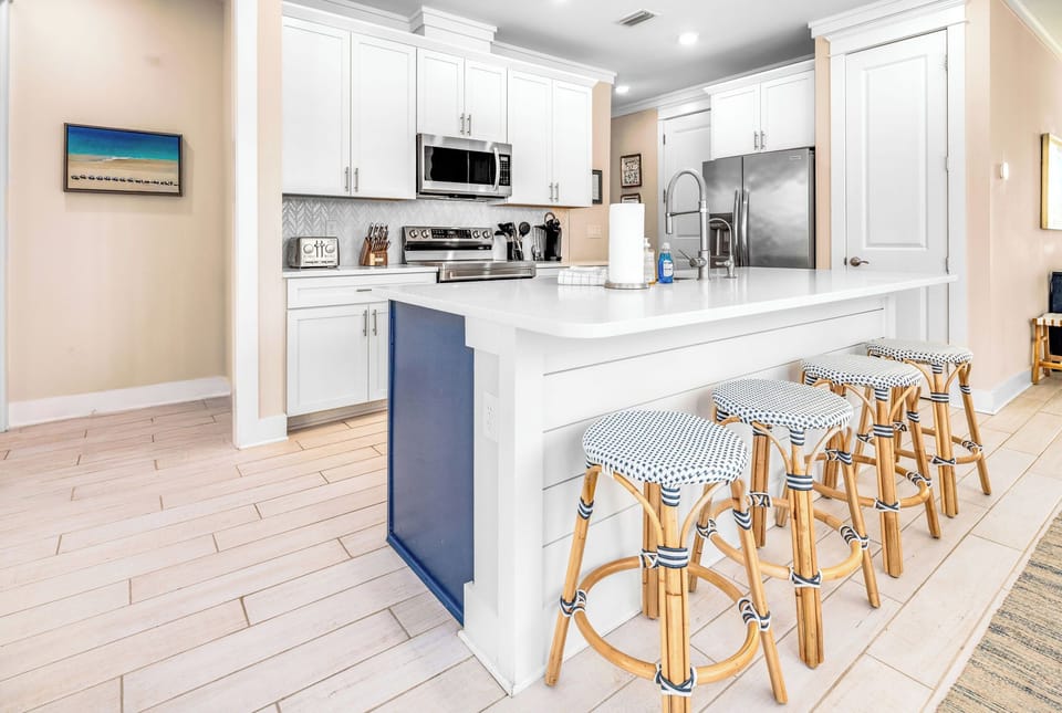 Well Stocked Kitchen with seating for 4 at the island