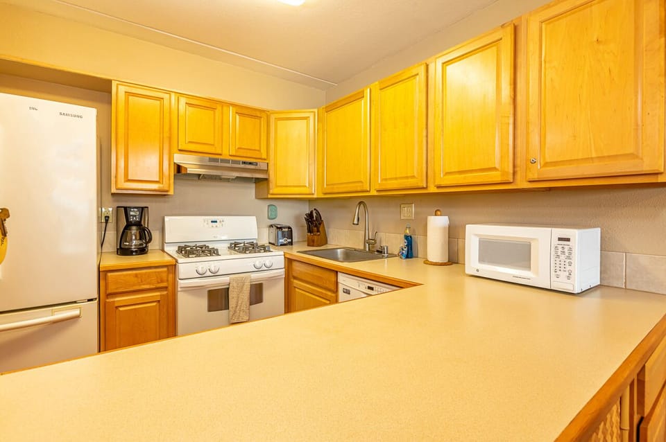 Fully equiped kitchen for your cooking needs

