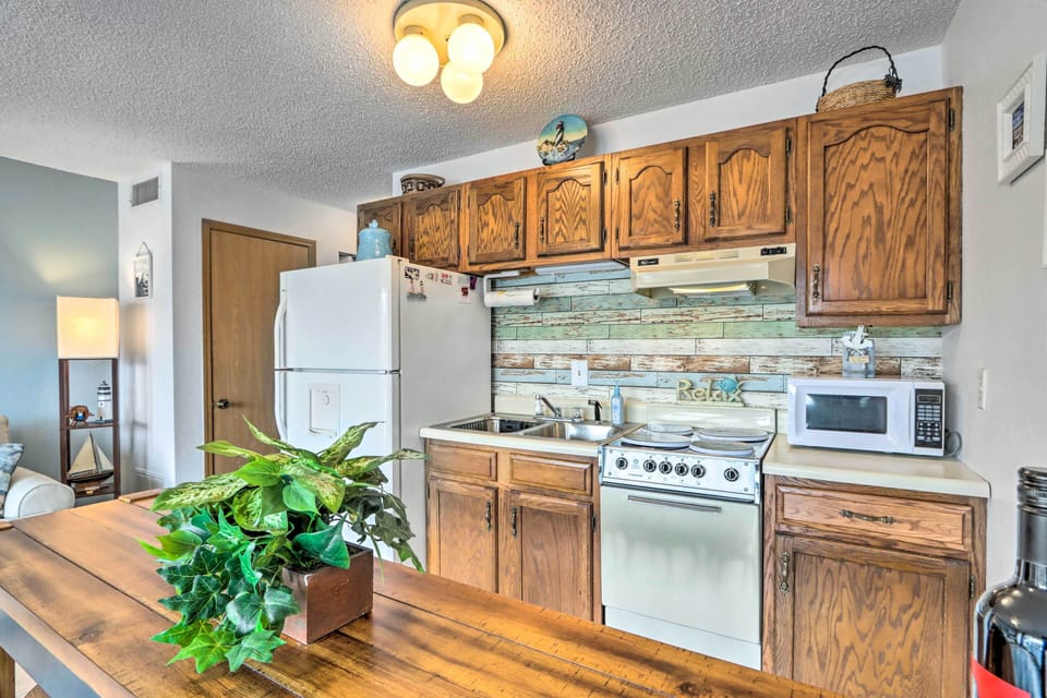 Kitchen | Trash Bags/Paper Towels