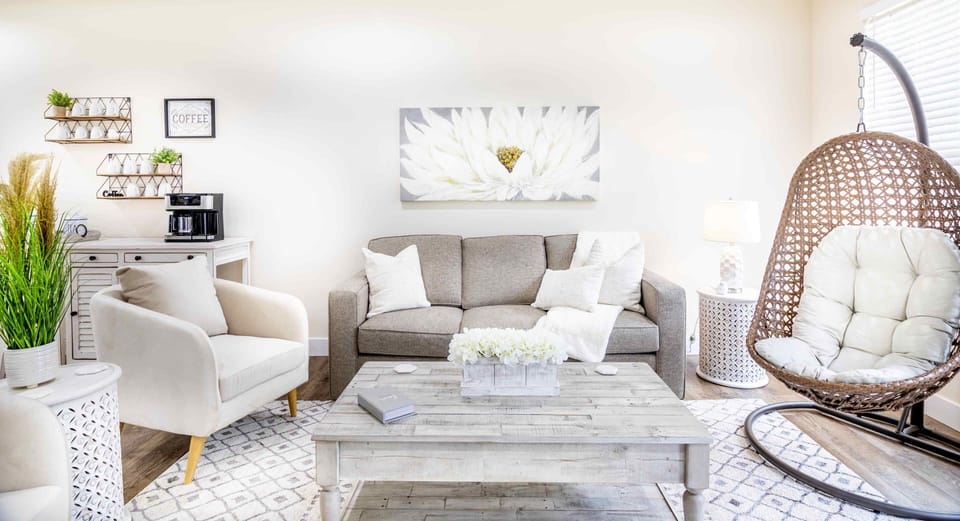 Spacious living room with a queen sleeper Sofa.