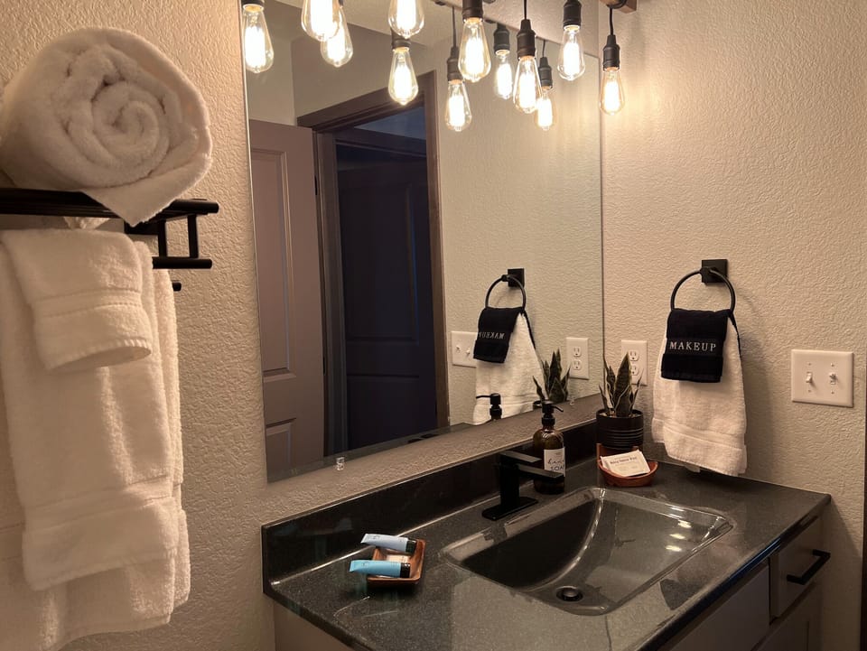 Upstairs Bathroom ~ Turkish cotton towels, shampoo, soaps, and lotion