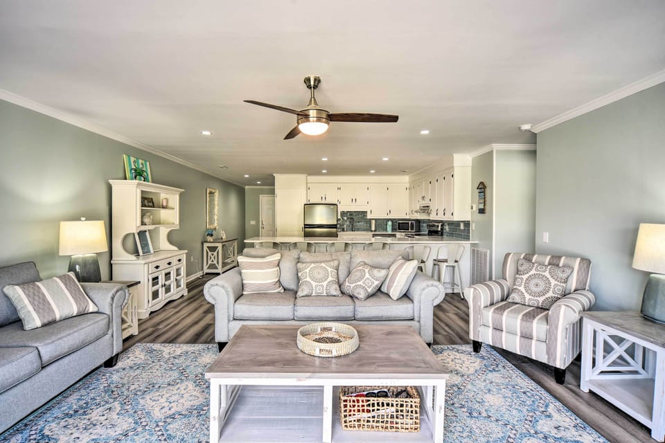 Living Room | Golf Course Views