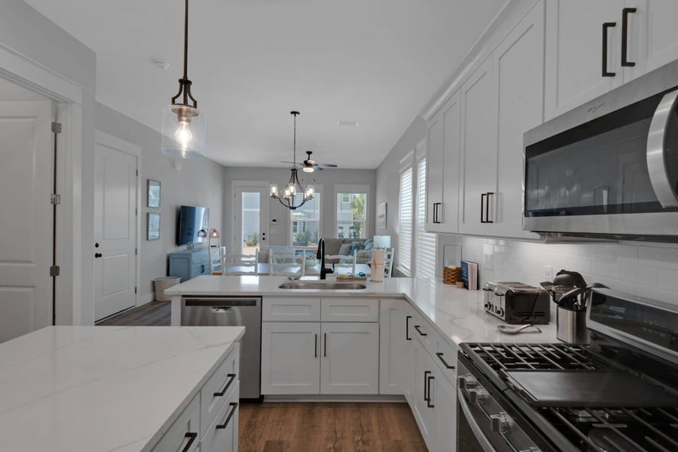 Gourmet kitchen