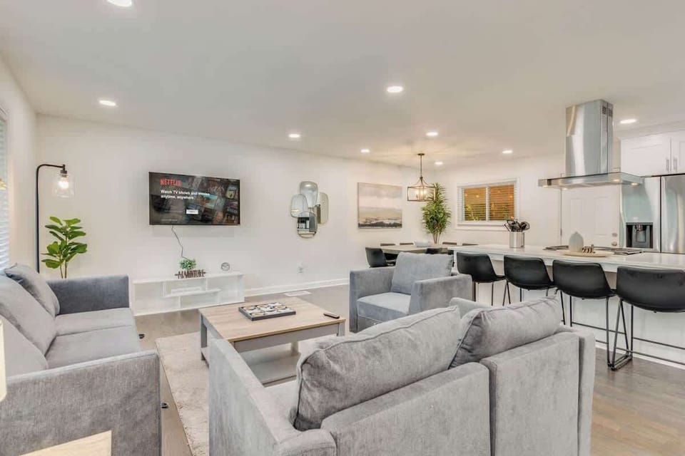 "Sara was extremely accommodating. The community is quiet/peaceful, and convenient to many stores. All of the rooms and living spaces are spacious too."
