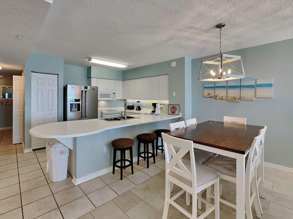 Dining Area and Kitchen with Breakfast Bar