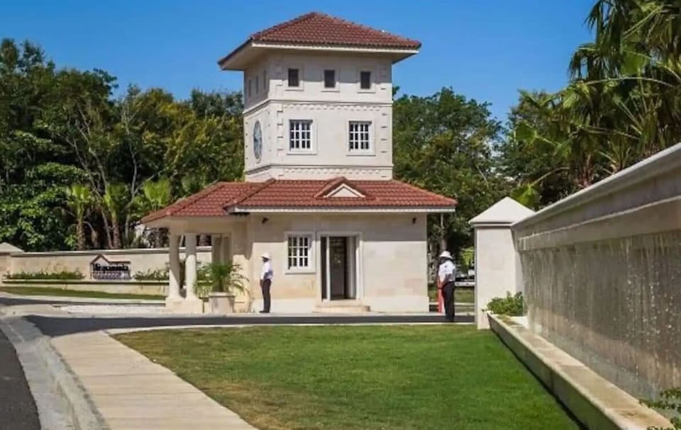 Gated Community with 24 hour security