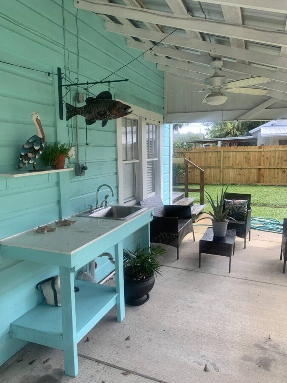Fish cleaning station 