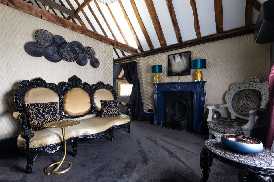 Living Room / Lounge