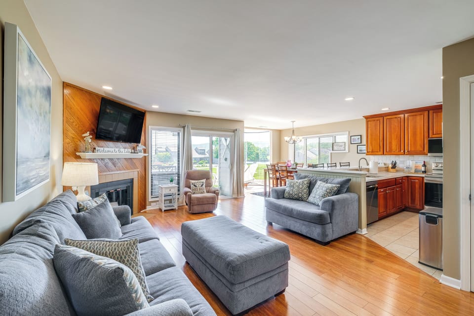 Interior | Open Floor Plan | Free WiFi | Single-Story Condo