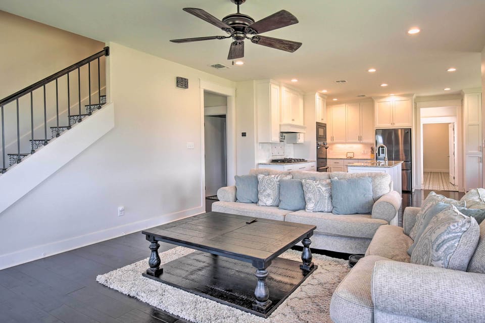 Living Room | Free WiFi