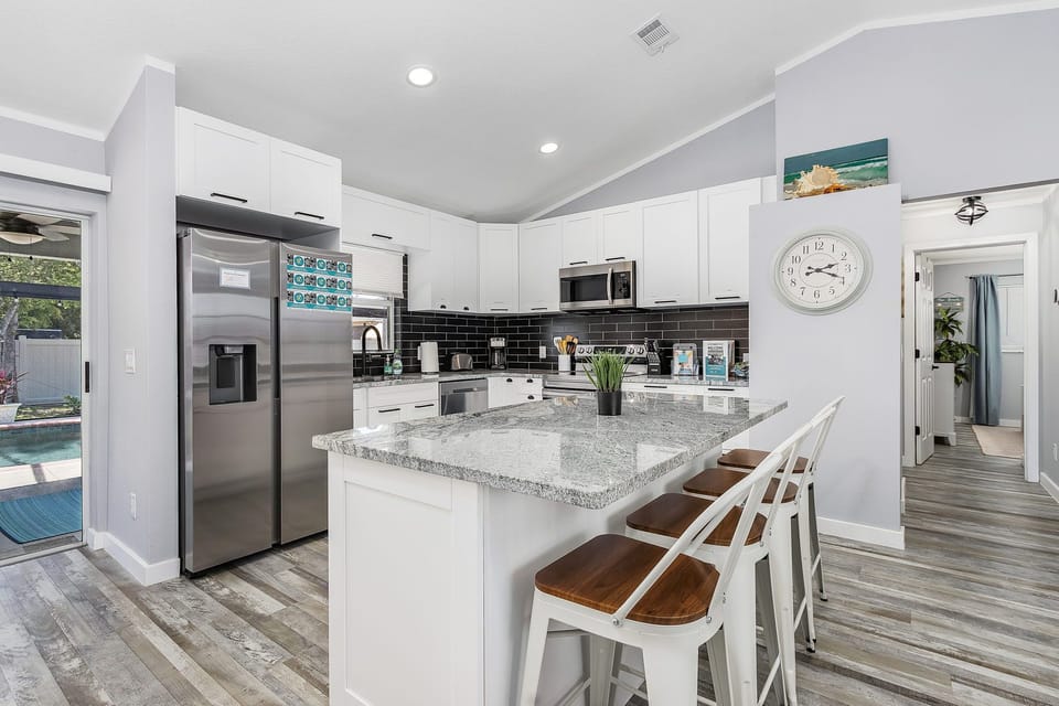 Gather & mingle with plenty of space for all!