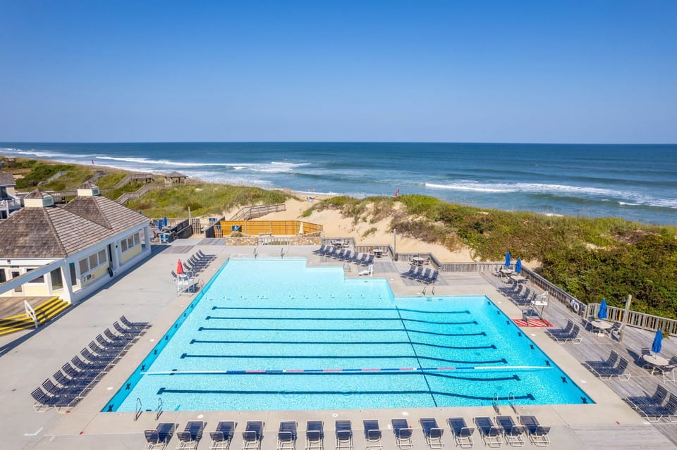 WE02: Soundbreeze Sunset | Village Beach Club Oceanfront Pool Access!