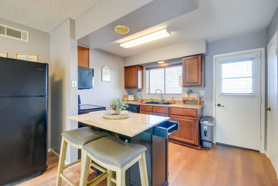 Kitchen | Cooking Basics | Dishware/Flatware Provided