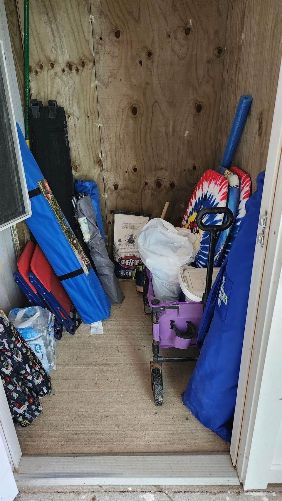 Available items in storage unit