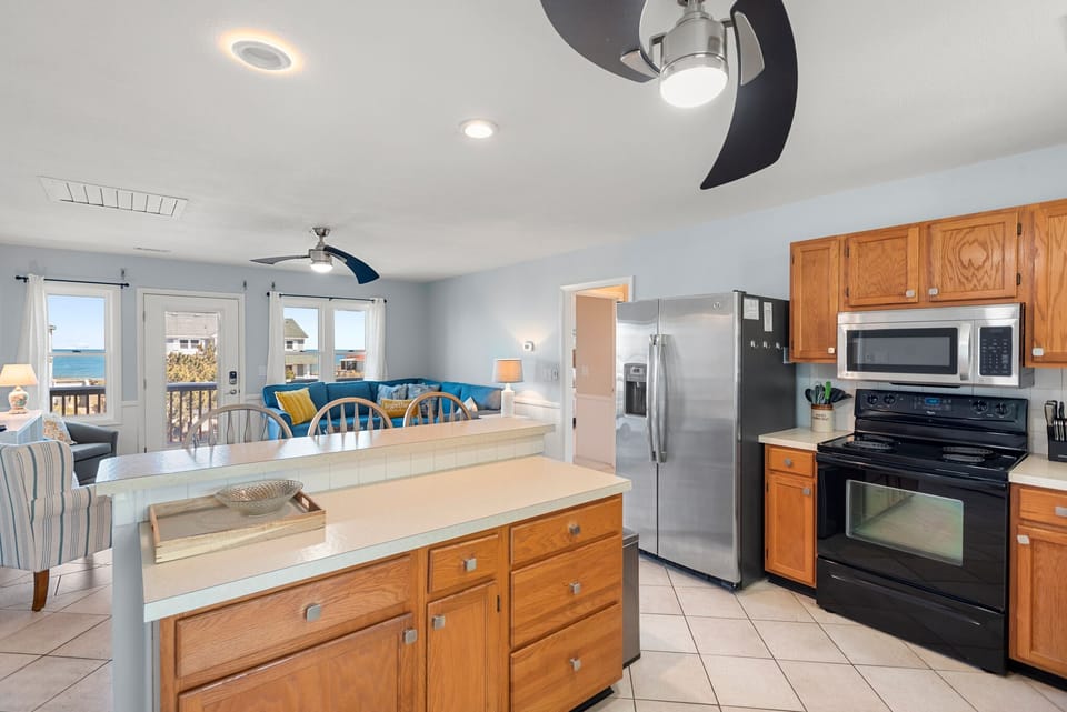 DU702: C And Sky | Living Area and Kitchen