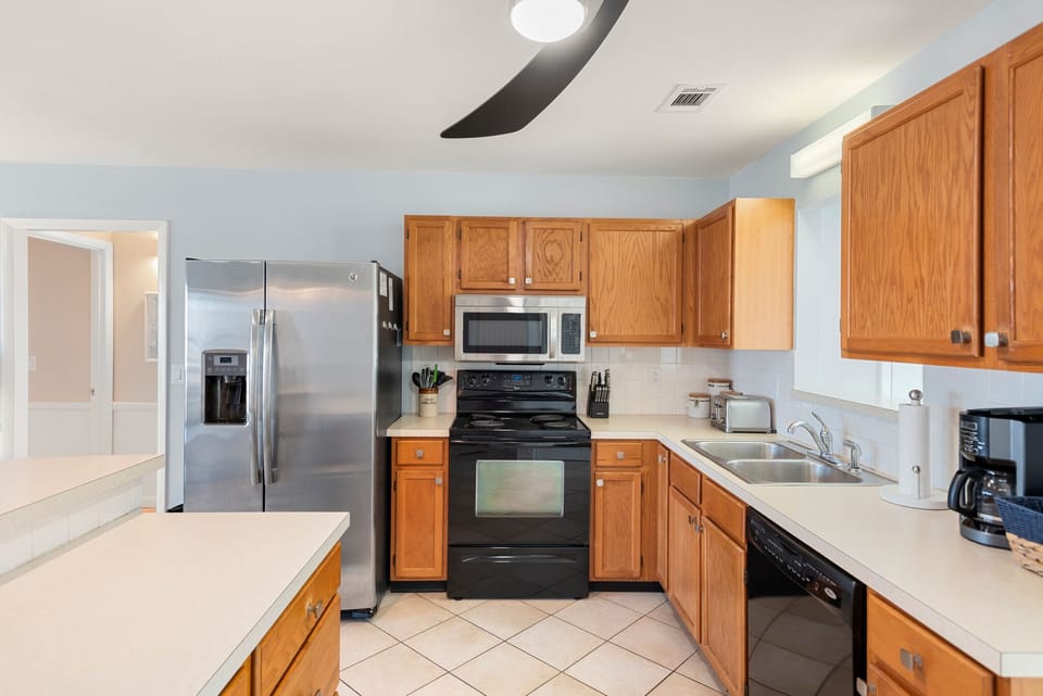 DU702: C And Sky | Kitchen