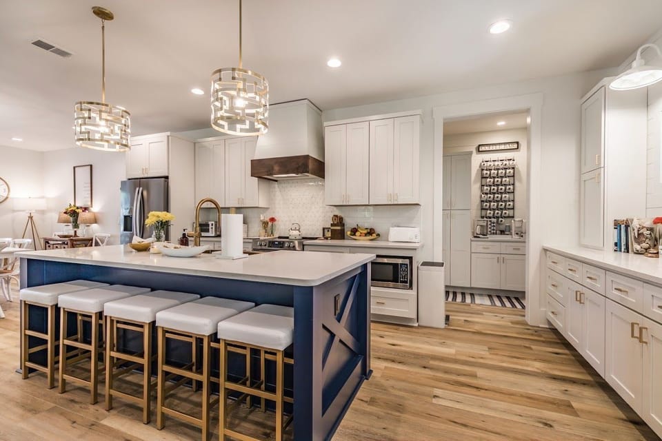 Fully stocked kitchen - large island seating for five