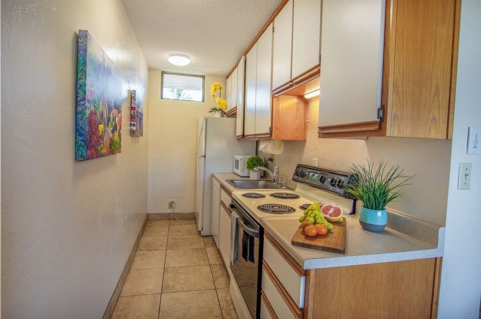 Nani Kai Hale 507- Kitchen