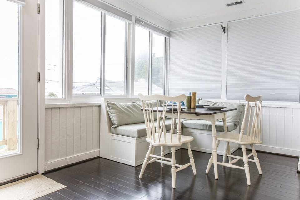 Kitchen table area