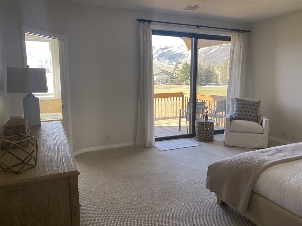 Primary bedroom balcony
