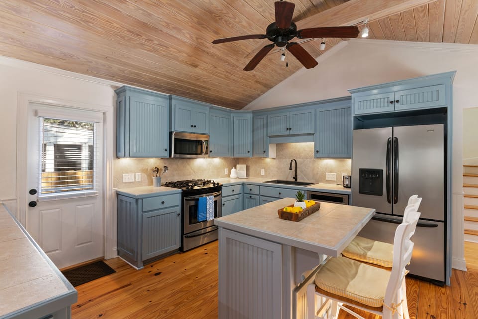 Live Oak Retreat - Kitchen