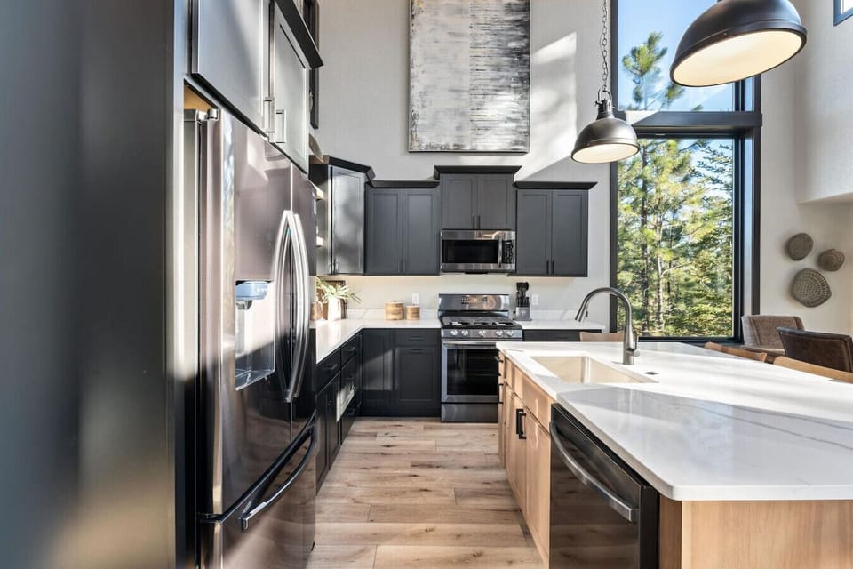 Great kitchen to cook some amazing meals during your stay.