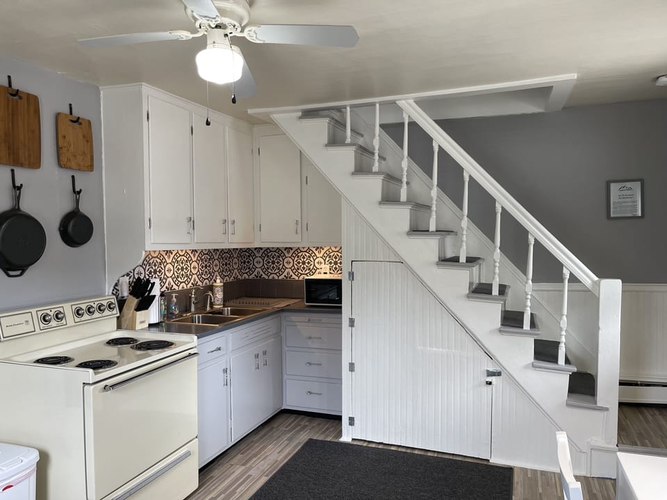 Kitchen - fully stocked with all of your essentials 