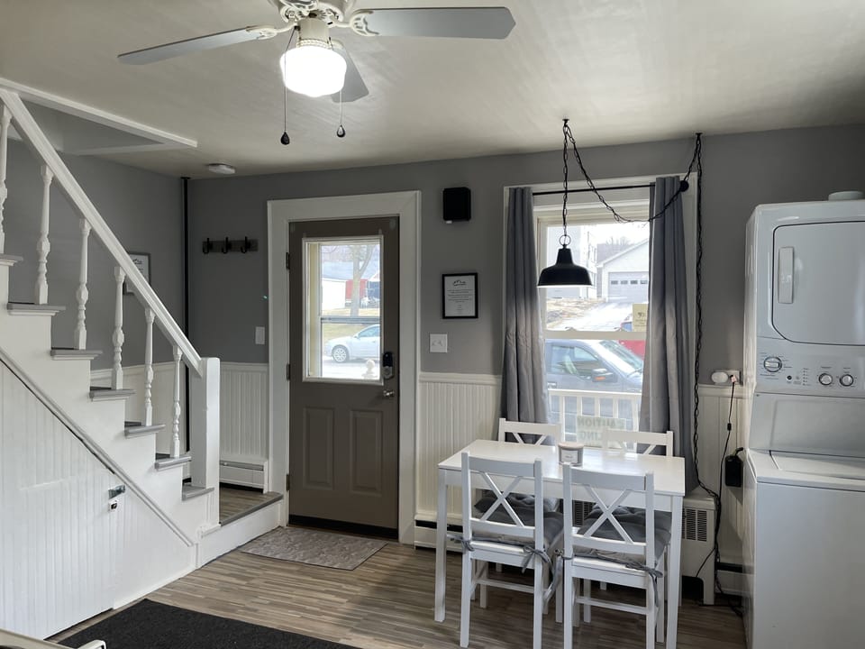 Kitchen - table with 4 chairs