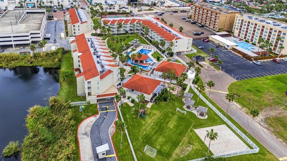 Building, Outdoors, Urban, City, Aerial View