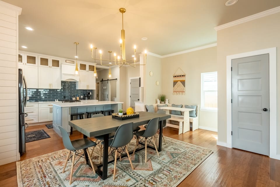 Open concept living space, great for large groups and family reunions
