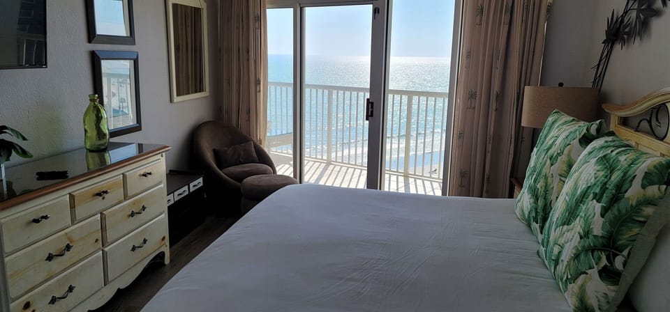 master bedroom king bed with tv and view!