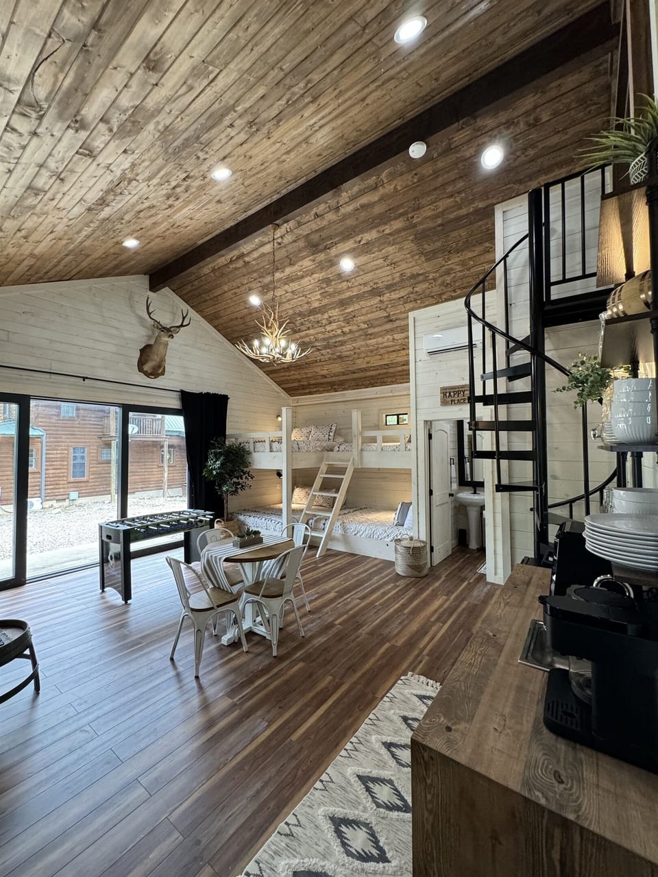 Bedroom 5: Queen/Queen bunk and Twin over Queen bunk - sleeps 7