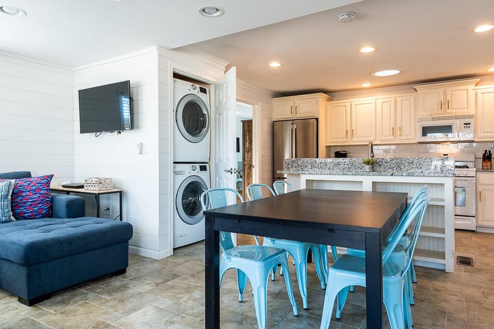 Kitchen/dining area from family room - full washer & dryer