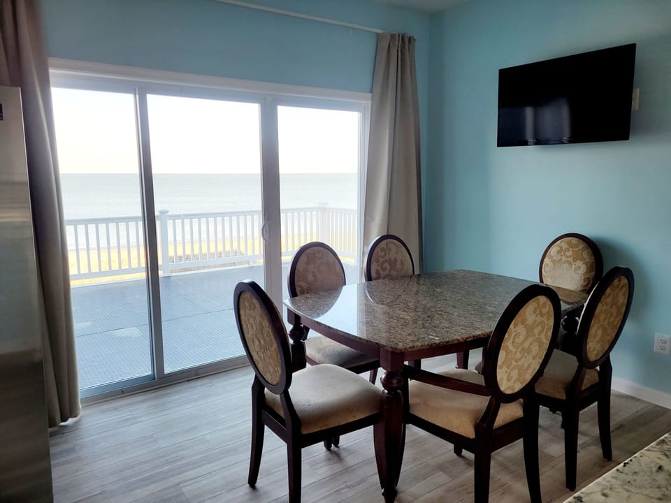 2nd floor - dining area with a view