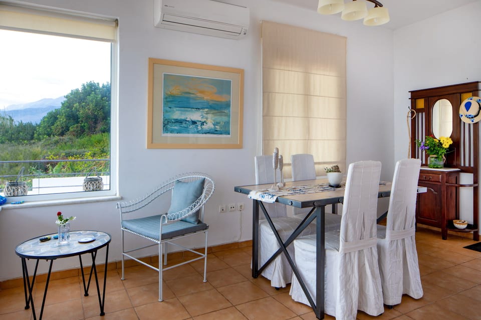 Enjoy the wonderful setting from the dining area!