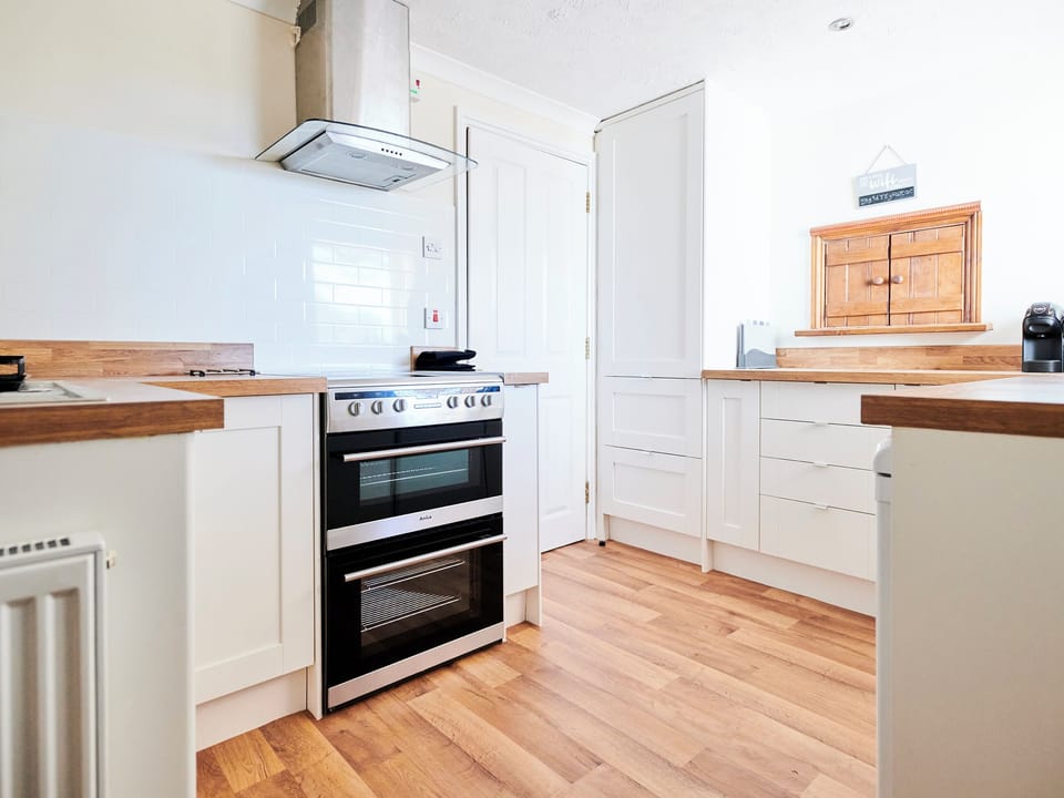 Kitchen | Morannedd Bach, Dyffryn Ardudwy